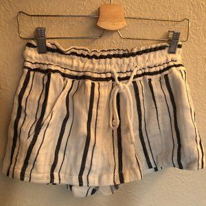 Raya Sun Shorts Small NWT
